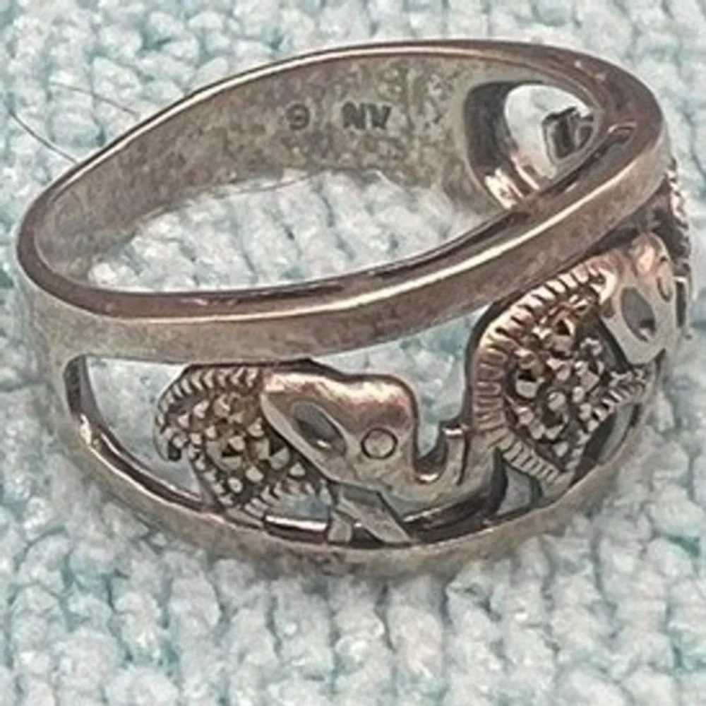 Vintage Sterling Silver Marcasite Ring Band Elephants NV Trunk Up 9 5g READ
